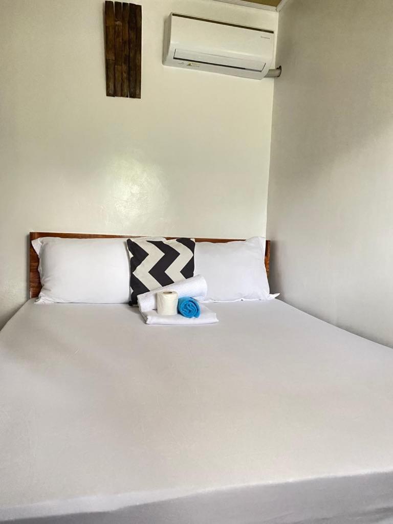 Mil'S Hillside Tourist Inn サン・ヴィチェンテ エクステリア 写真