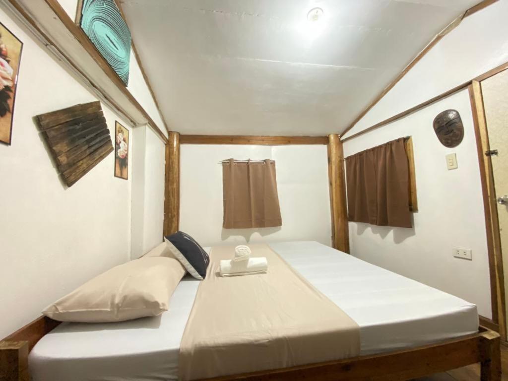 Mil'S Hillside Tourist Inn サン・ヴィチェンテ エクステリア 写真