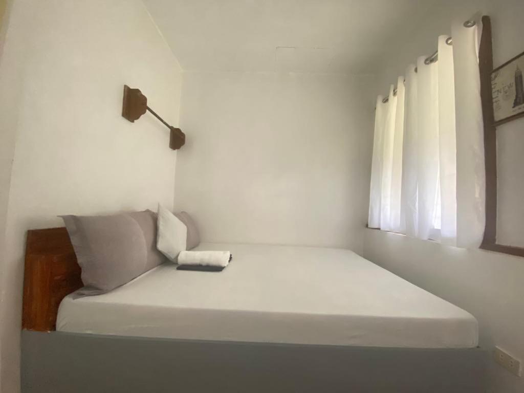 Mil'S Hillside Tourist Inn サン・ヴィチェンテ エクステリア 写真